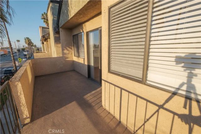 1140 Pacific Ave 20, Long Beach, CA 90813