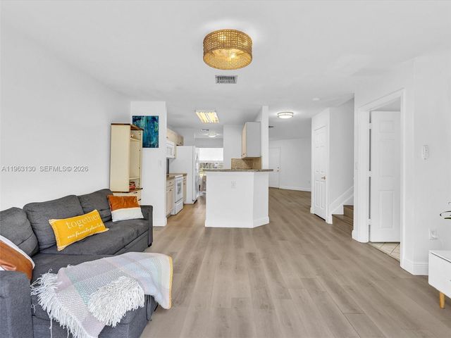 2237 NW 171st Ter, Pembroke Pines, FL 33028