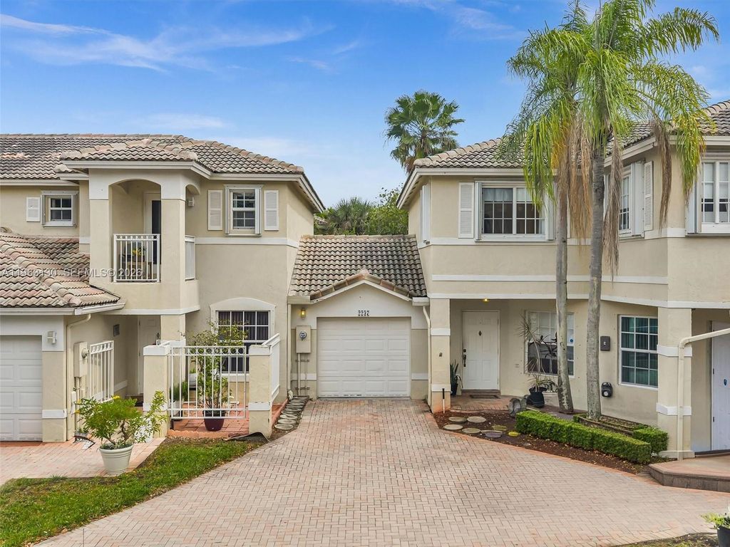 2237 NW 171st Ter, Pembroke Pines, FL 33028