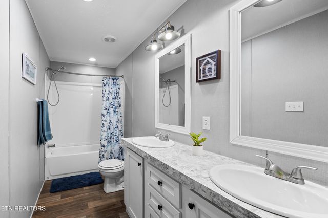 273 Co Rd 364, Niota, TN 37826