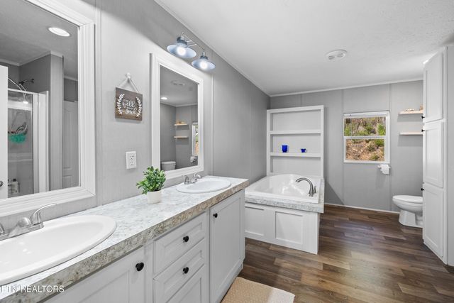 273 Co Rd 364, Niota, TN 37826