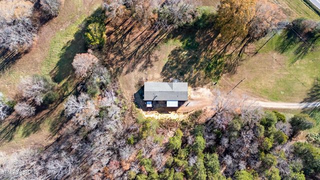 273 Co Rd 364, Niota, TN 37826