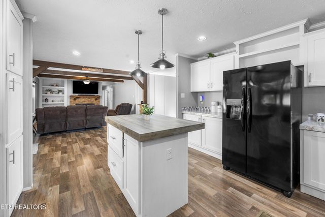 273 Co Rd 364, Niota, TN 37826