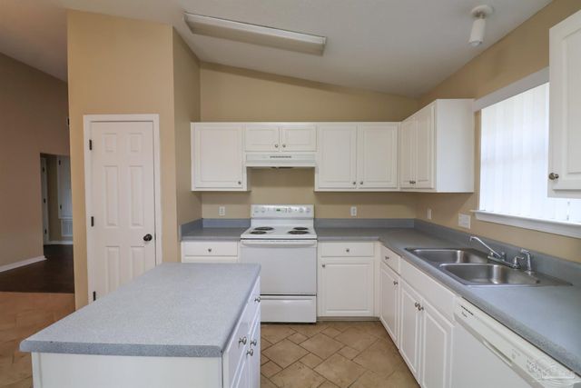 7909 Cayenne Way, Pensacola, FL 32526