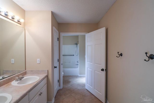 7909 Cayenne Way, Pensacola, FL 32526