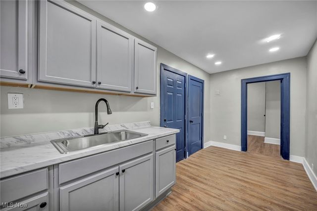 1304 W 73rd Street, Cleveland, OH 44102