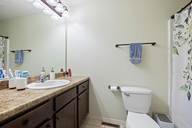 827 N Franklin Avenue, Republic, MO 65738