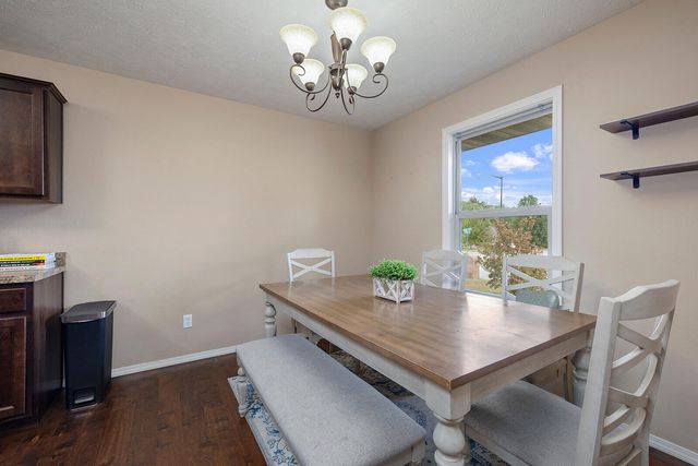 827 N Franklin Avenue, Republic, MO 65738