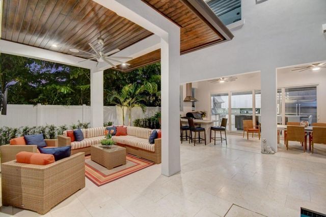 255 NE 3rd Court, Boca Raton, FL 33432