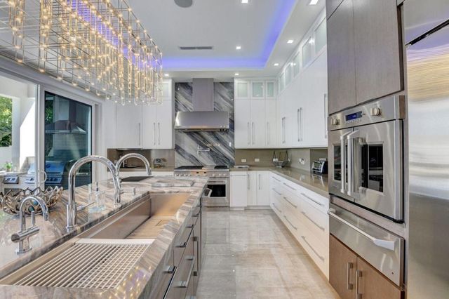 255 NE 3rd Court, Boca Raton, FL 33432