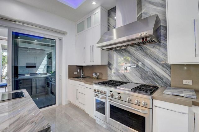 255 NE 3rd Court, Boca Raton, FL 33432