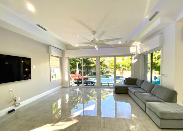 255 NE 3rd Court, Boca Raton, FL 33432