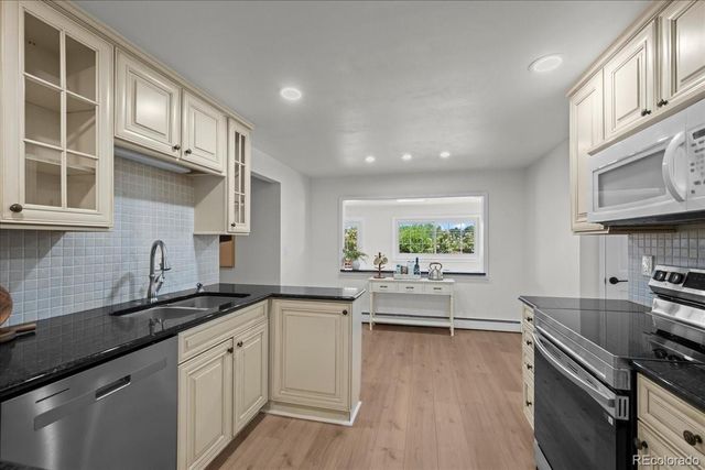 251 E 12th Avenue, Broomfield, CO 80020