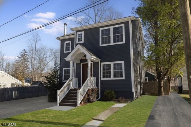 17 Birchwood Pass, West Milford Twp., NJ 07480