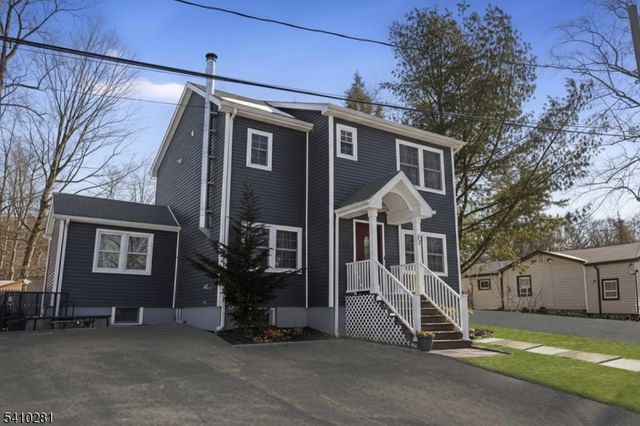 17 Birchwood Pass, West Milford Twp., NJ 07480