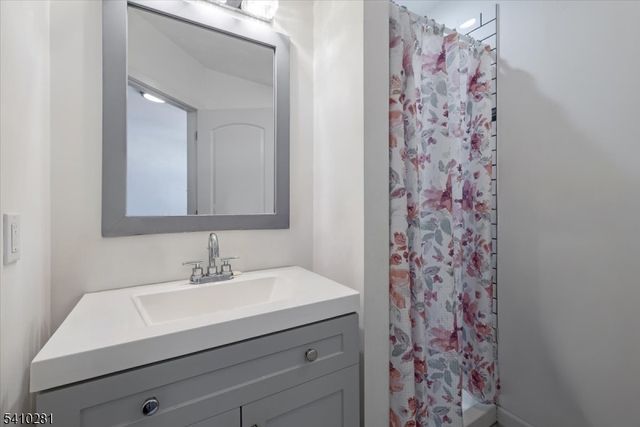 17 Birchwood Pass, West Milford Twp., NJ 07480