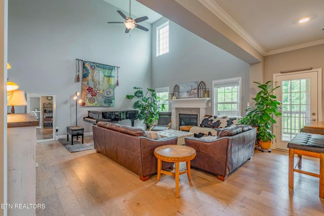 3225 Oakwood Hills Lane, Knoxville, TN 37931