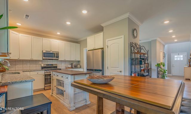 3225 Oakwood Hills Lane, Knoxville, TN 37931