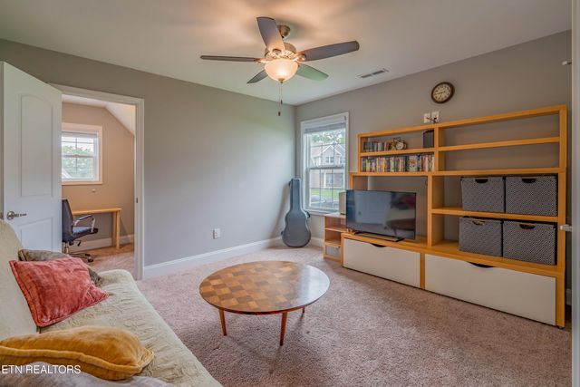 3225 Oakwood Hills Lane, Knoxville, TN 37931