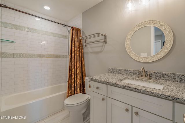 3225 Oakwood Hills Lane, Knoxville, TN 37931