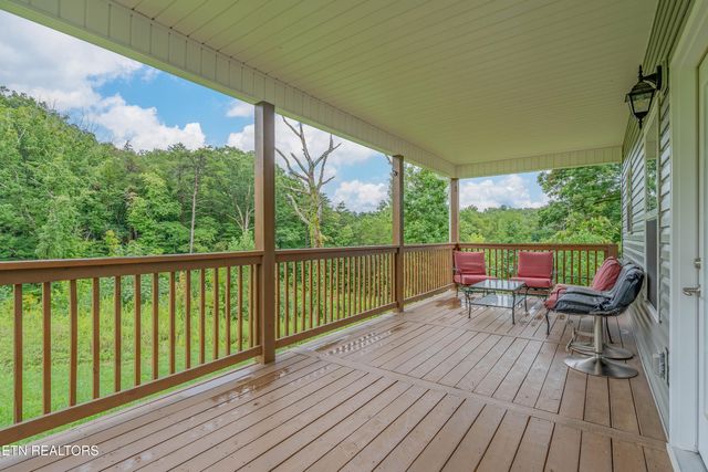 3225 Oakwood Hills Lane, Knoxville, TN 37931