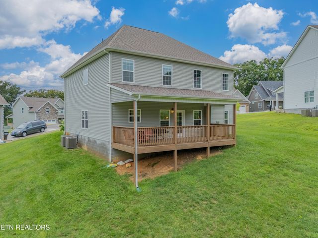 3225 Oakwood Hills Lane, Knoxville, TN 37931