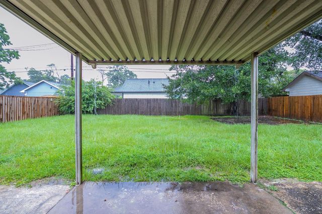 7219 Willowtex Drive, Houston, TX 77396