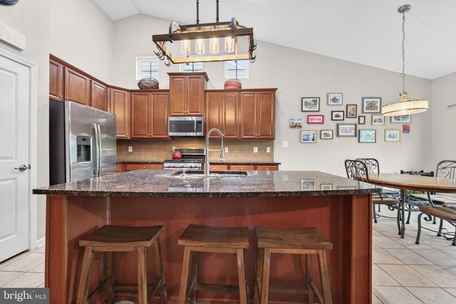 104 ATLANTIS LN, Lake Frederick, VA 22630