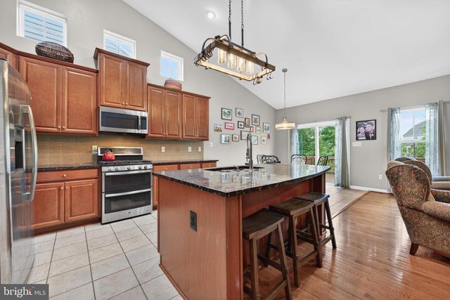104 ATLANTIS LN, Lake Frederick, VA 22630