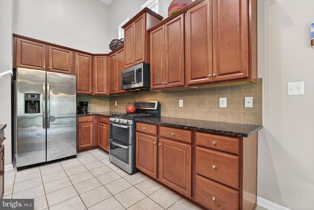 104 ATLANTIS LN, Lake Frederick, VA 22630