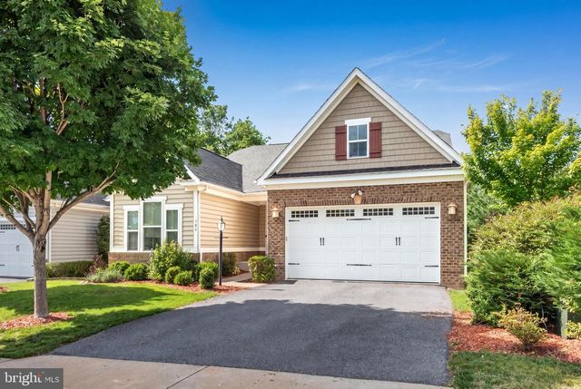 104 ATLANTIS LN, Lake Frederick, VA 22630