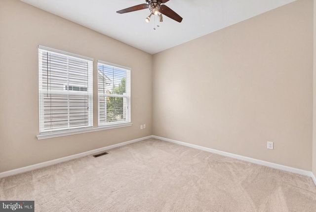 104 ATLANTIS LN, Lake Frederick, VA 22630