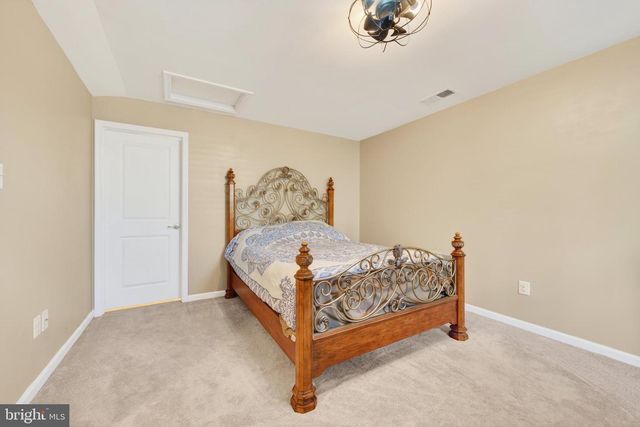 104 ATLANTIS LN, Lake Frederick, VA 22630