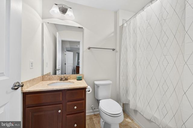 104 ATLANTIS LN, Lake Frederick, VA 22630