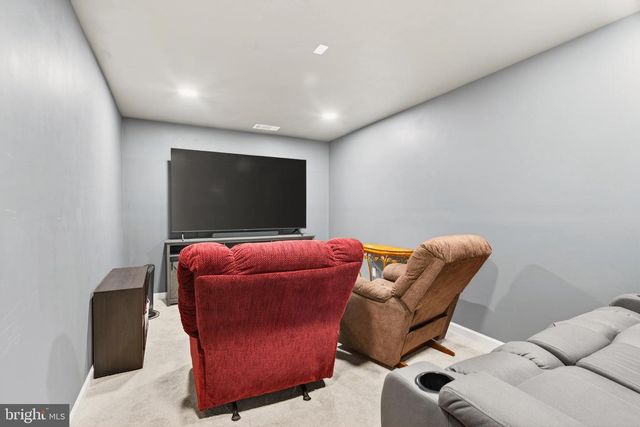 104 ATLANTIS LN, Lake Frederick, VA 22630