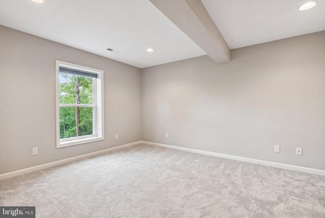 104 ATLANTIS LN, Lake Frederick, VA 22630