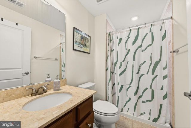 104 ATLANTIS LN, Lake Frederick, VA 22630