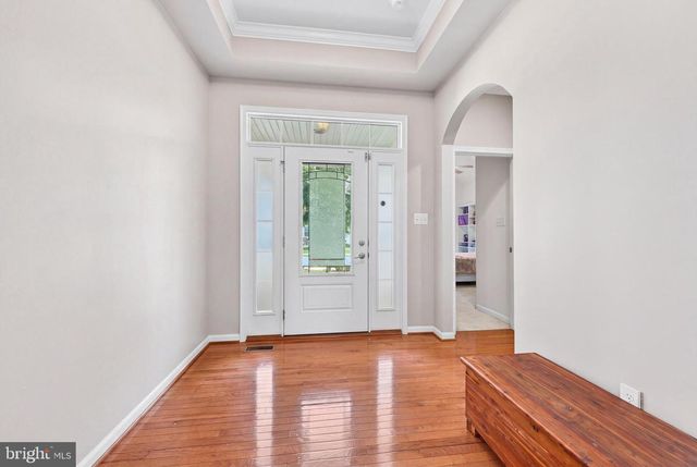 104 ATLANTIS LN, Lake Frederick, VA 22630