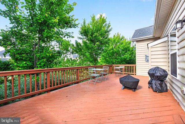 104 ATLANTIS LN, Lake Frederick, VA 22630
