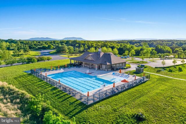 104 ATLANTIS LN, Lake Frederick, VA 22630