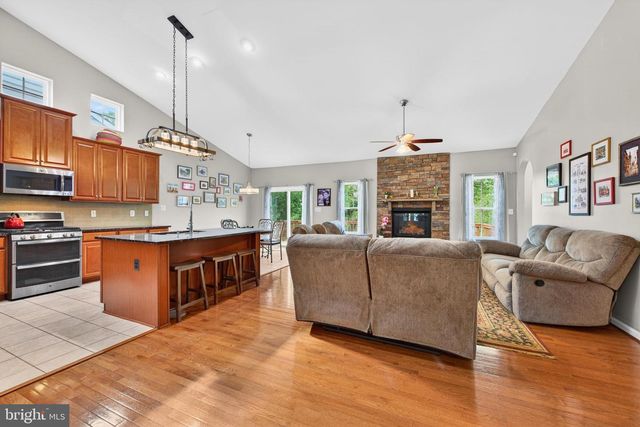 104 ATLANTIS LN, Lake Frederick, VA 22630