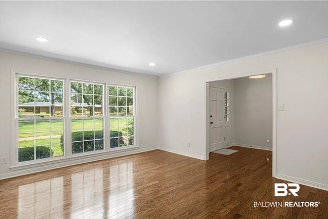 604 E Cumberland Road, Mobile, AL 36608