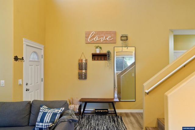 4334 Log Dr NE, Salem, OR 97305