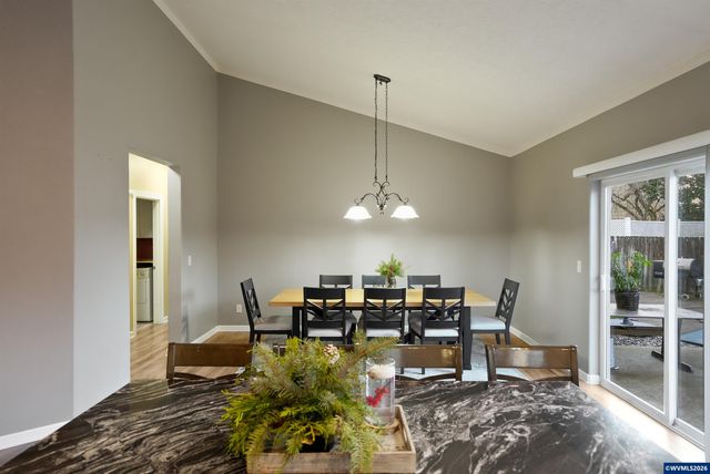 4334 Log Dr NE, Salem, OR 97305