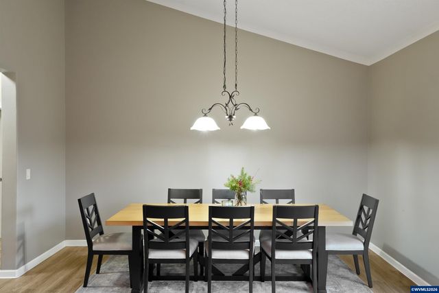 4334 Log Dr NE, Salem, OR 97305