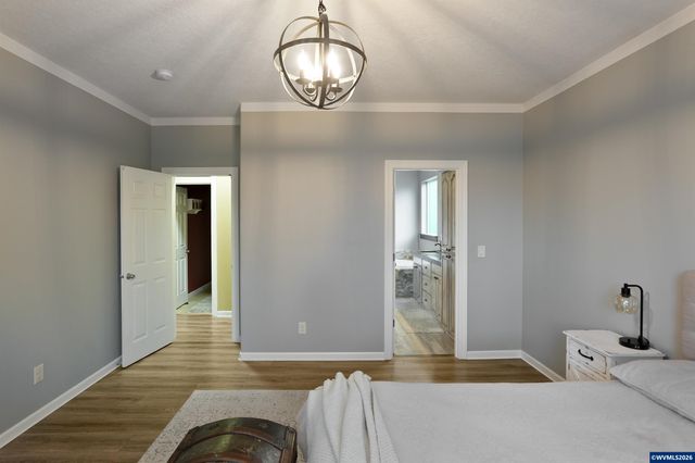 4334 Log Dr NE, Salem, OR 97305