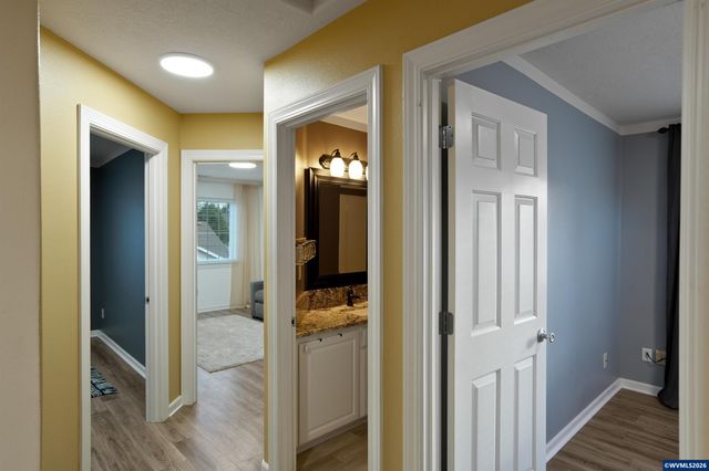 4334 Log Dr NE, Salem, OR 97305