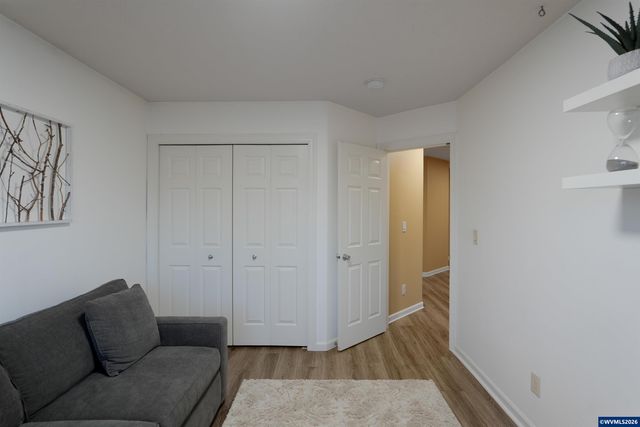 4334 Log Dr NE, Salem, OR 97305