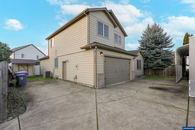 4334 Log Dr NE, Salem, OR 97305