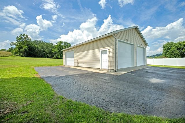 163 Banning Road, Lower Tyrone Twp, PA 15428